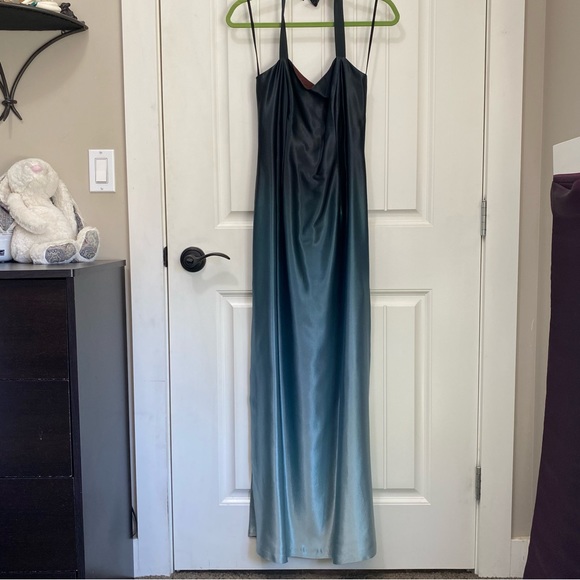 Green ombré grad/prom dress - Picture 5 of 6
